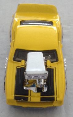 ’69 Camaro Z28 Amarillo Motor Expuesto  - Hot Wheels toy car collectible - Main Image 2