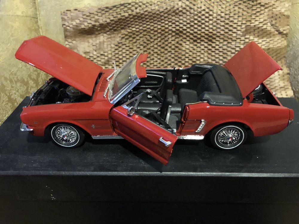 Motor Max  toy car collectible - Main Image 3