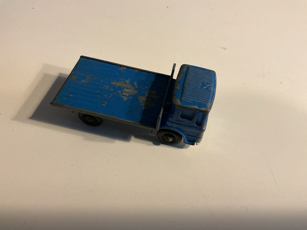 Site Hut Truck - 60 toy car collectible - Main Image 2