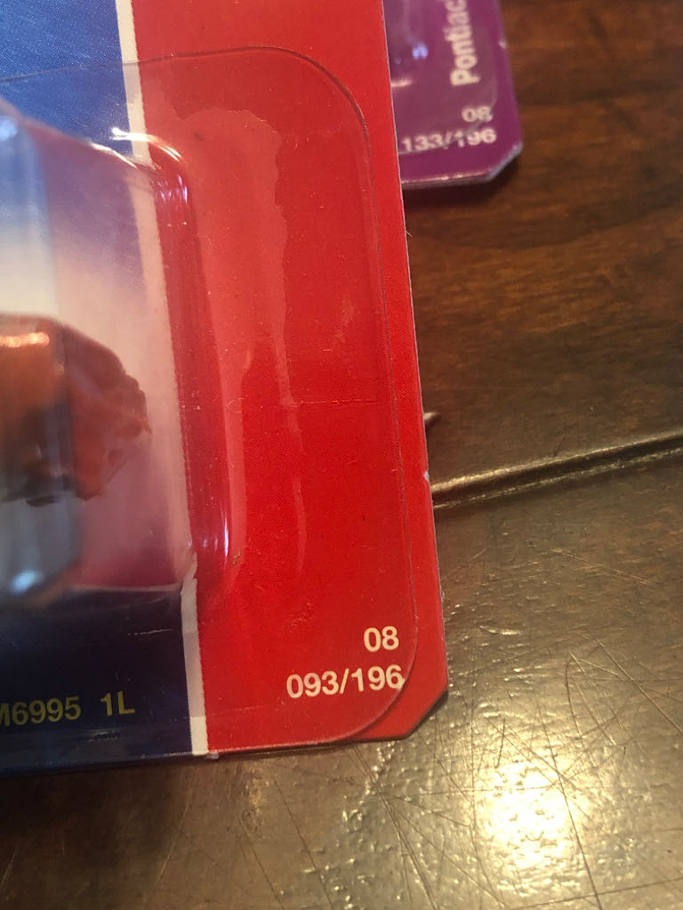 ’70 Dodge Challenger HEMI - HOT WHEELS STARS toy car collectible - Main Image 2