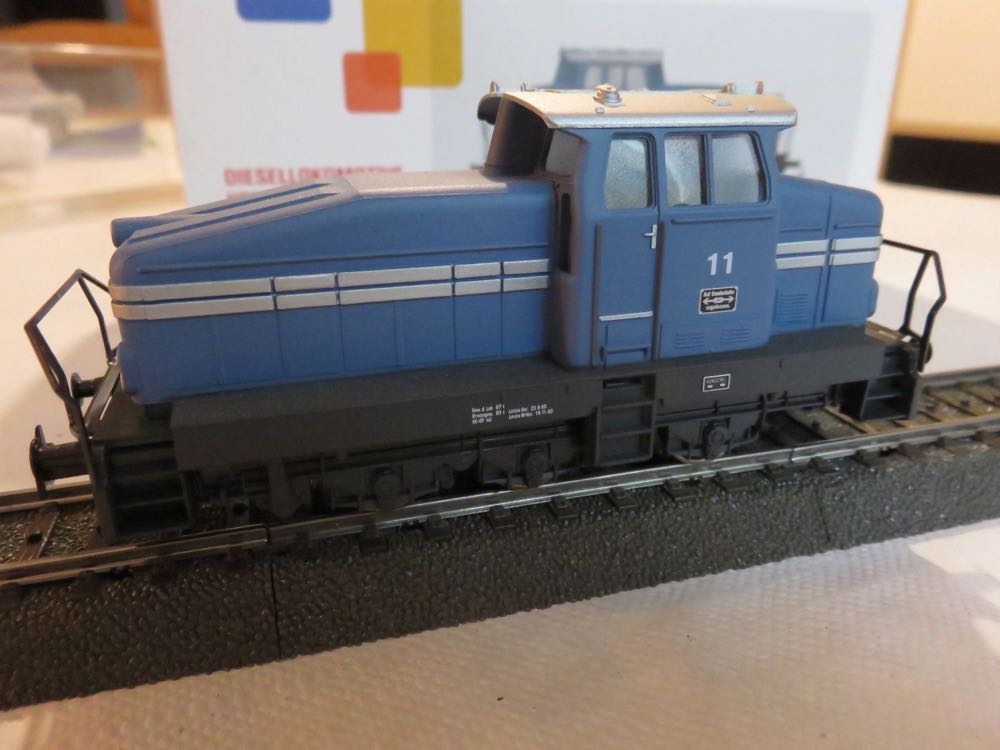 ATSF Crane - Trix model trains collectible [Barcode 022899161020] - Main Image 2