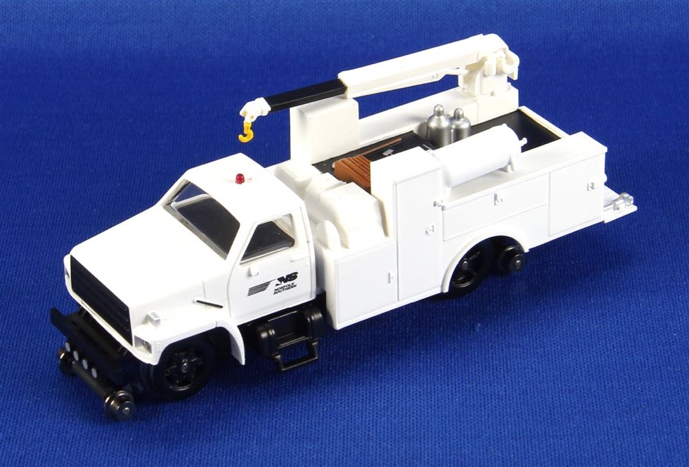 Bachmann Hi Rail Equipment Truck w/ Crane - Bachmann model trains collectible [Barcode 022899169026] - Main Image 1