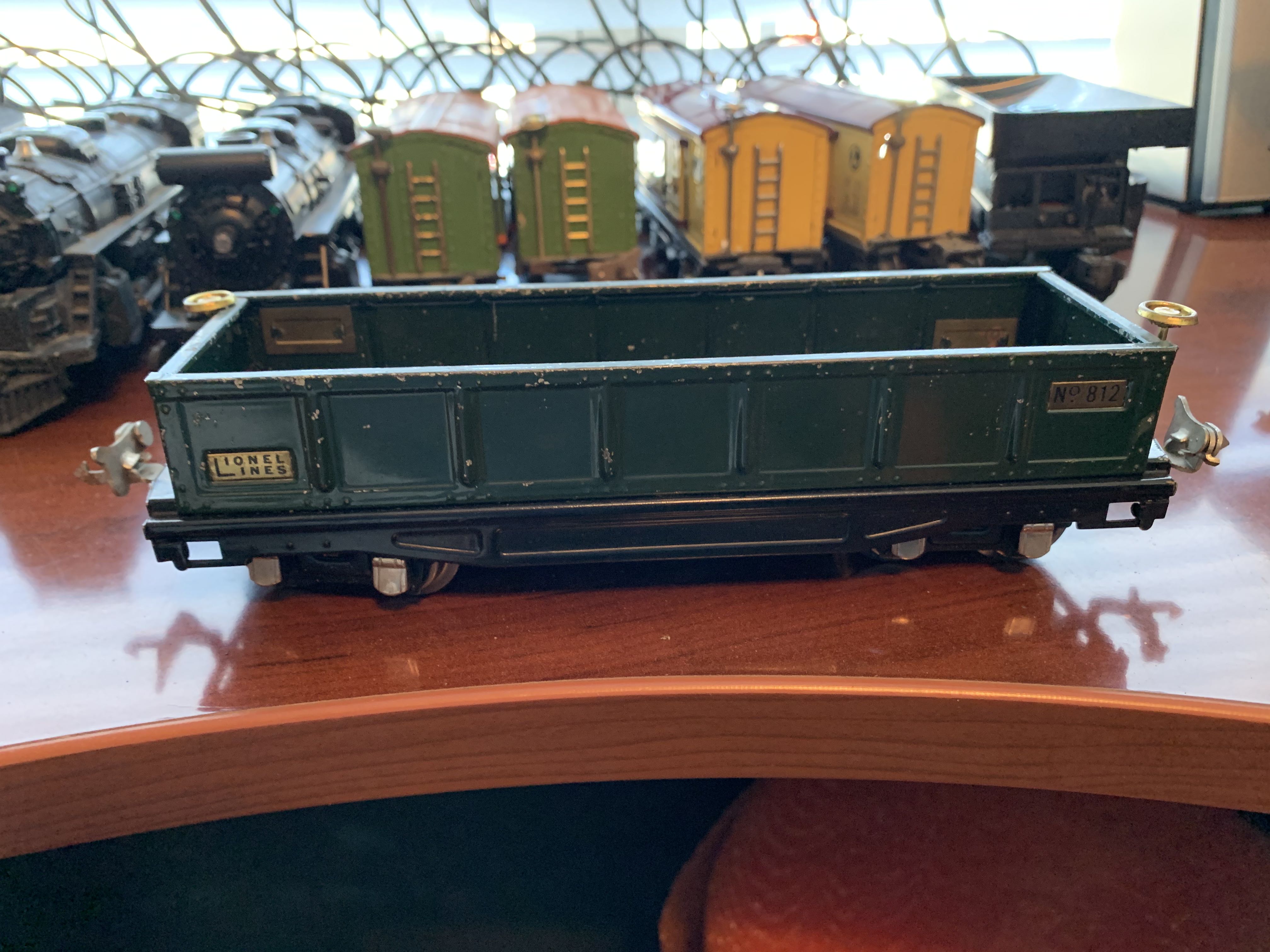 Lionel 812 Gondola Black - Lionel model trains collectible - Main Image 2
