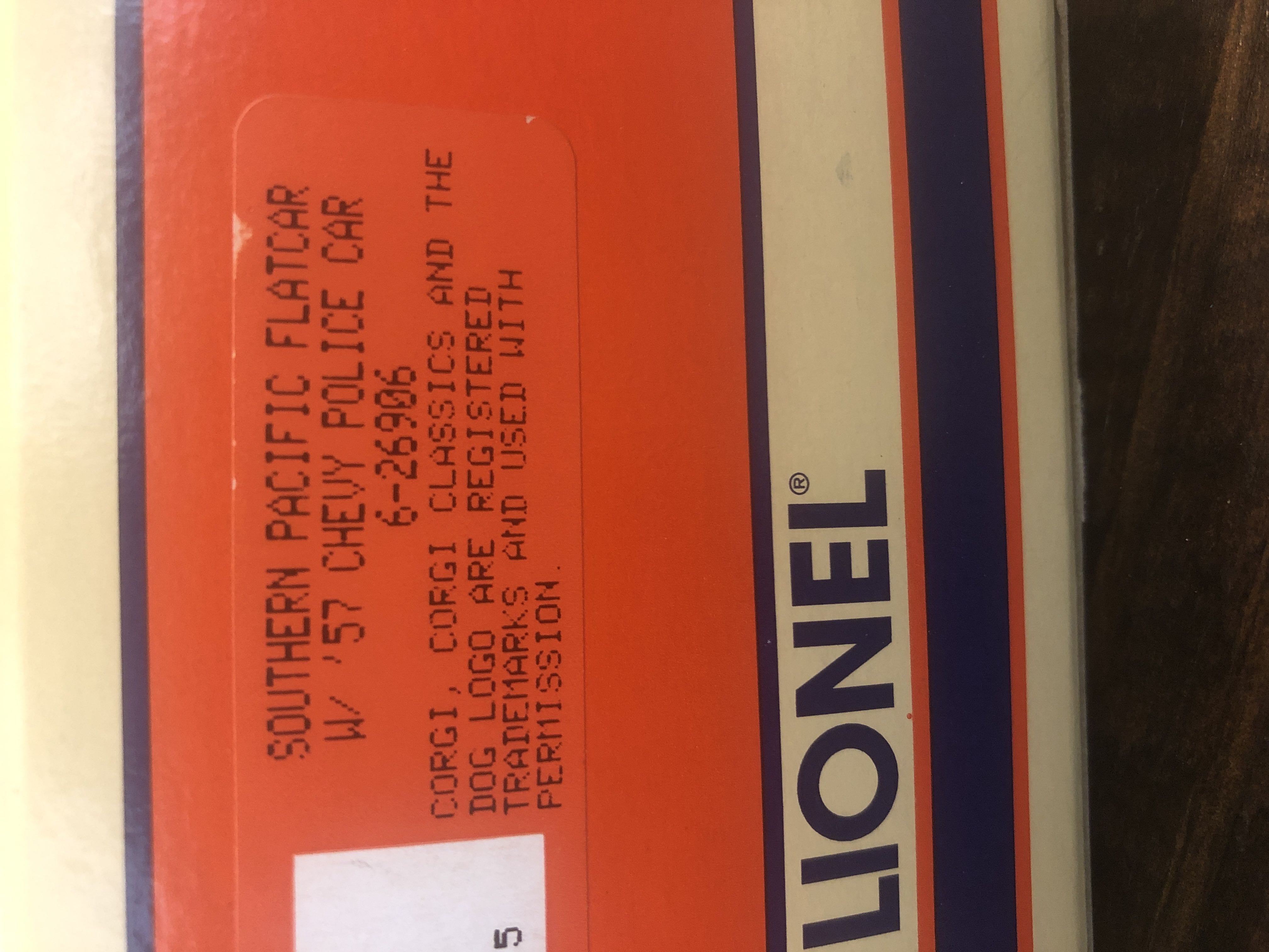 Southern Pacific Flatcar W/police Car - Lionel model trains collectible [Barcode 023922269065] - Main Image 2