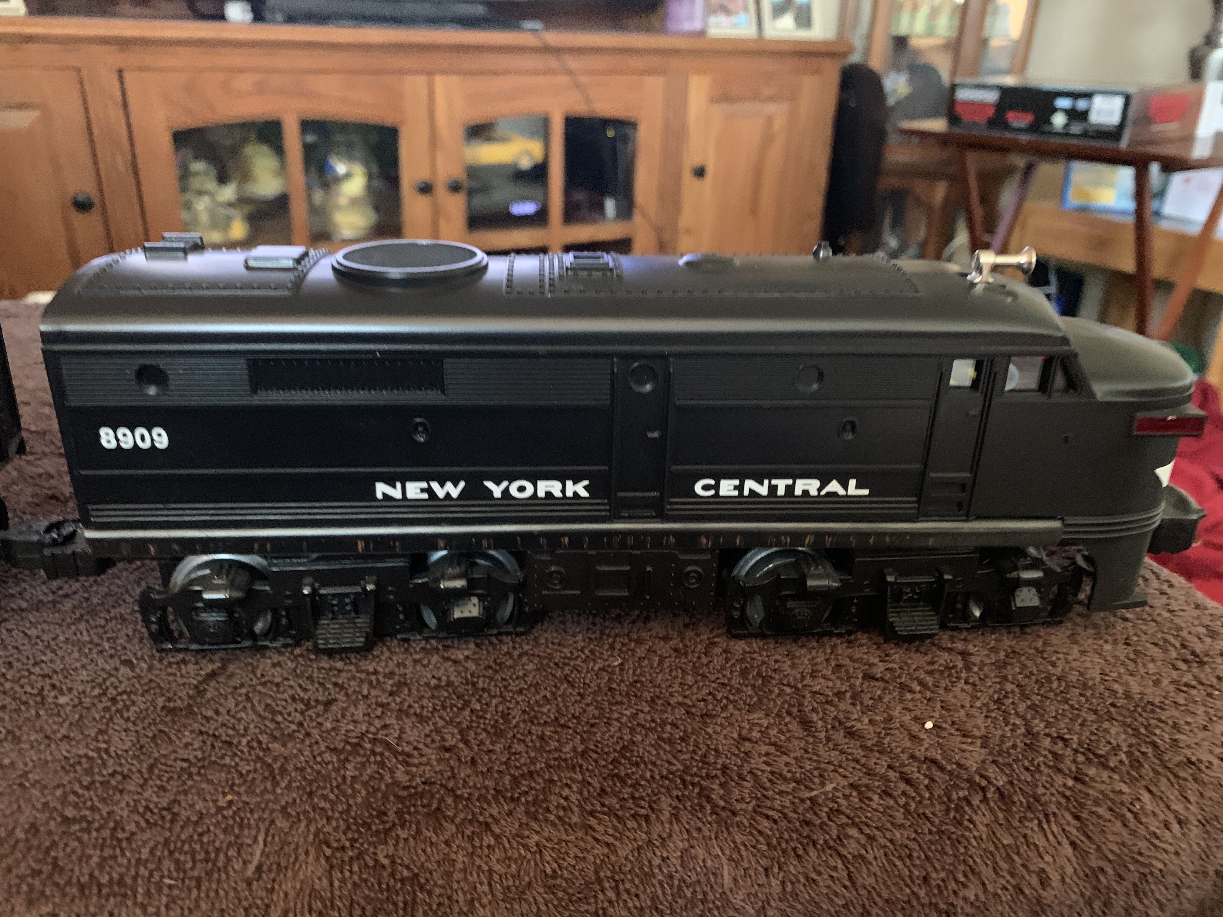 NYC Double “A” Alco Diesel Engines - Lionel model trains collectible [Barcode 023922189080] - Main Image 4