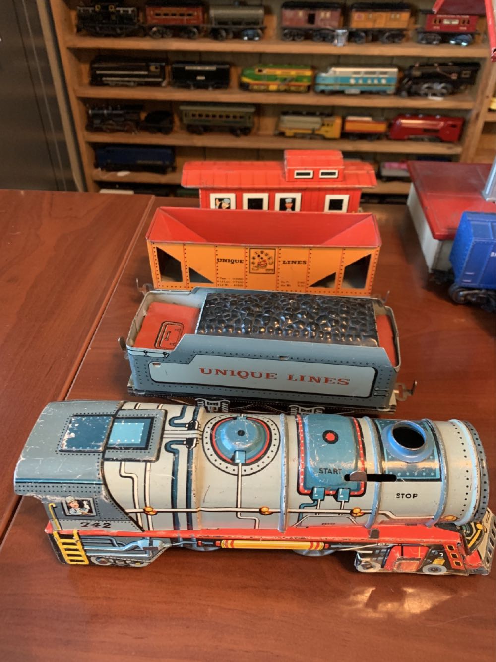 Unique Art Lines 742 Set - Unique Art Lines model trains collectible - Main Image 2