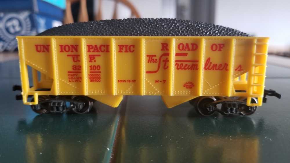 John Deere 56’ Well Car w/ 4 28’ Containers 7739 #2849