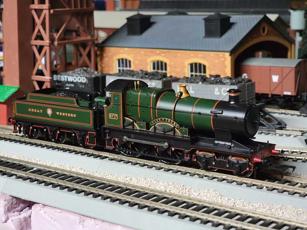 Bachmann Branchline 31-725-NRM 3700 City Class 3717  - ”City of Truro” - GWR Green - NRM Exclusive - Bachmann Branchline model trains collectible - Main Image 3