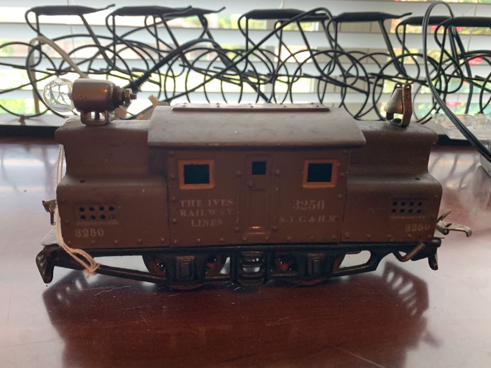 Hornby R384-37 Class 37 D6721 BR Green - Weathered