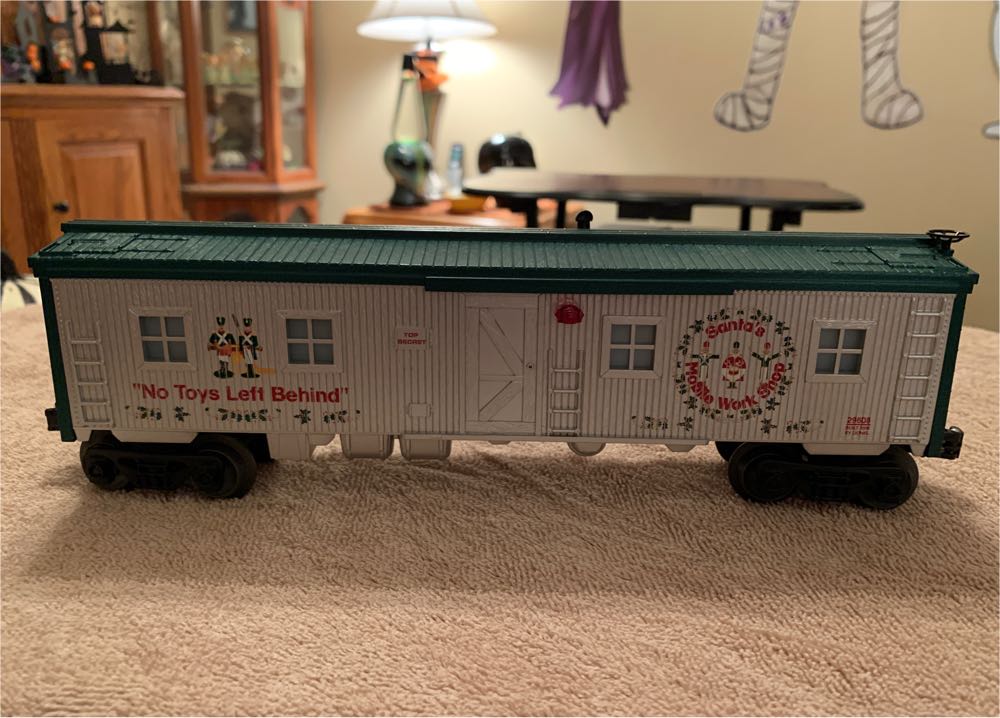 Holiday Expansion Pack - Lionel model trains collectible [Barcode 023922300119] - Main Image 3