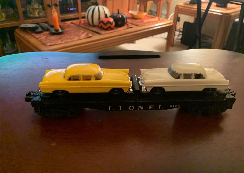 Twin Auto Flatcar - Lionel model trains collectible - Main Image 2