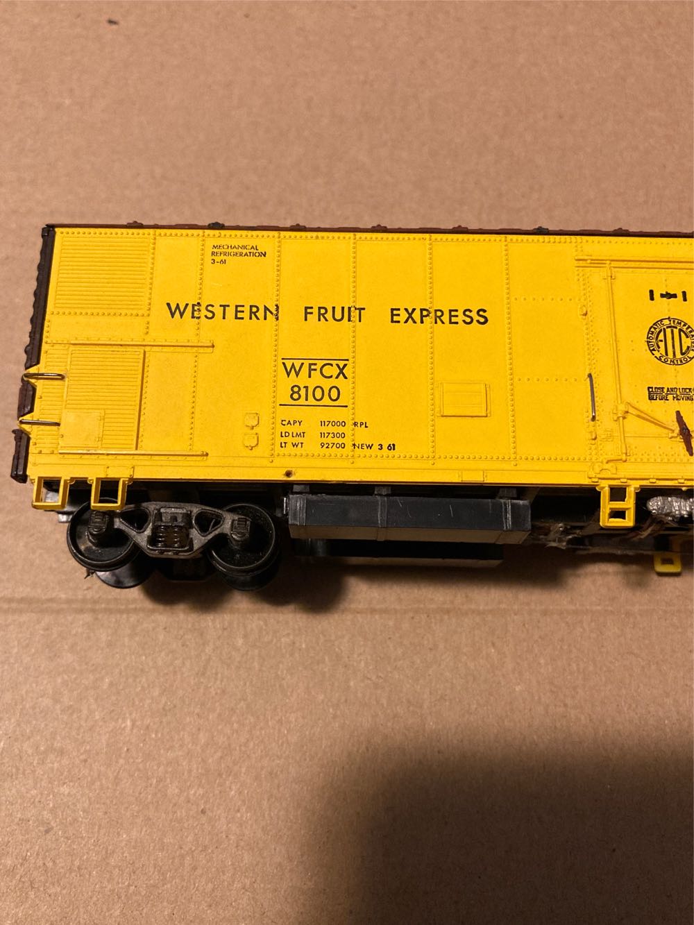 Great Northern - BC - 8100  model trains collectible - Main Image 2