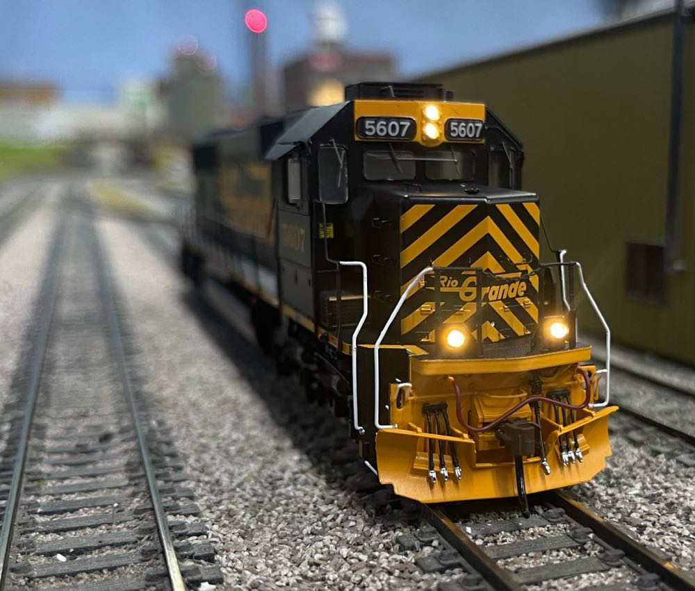 SD70 (5607)  model trains collectible - Main Image 2