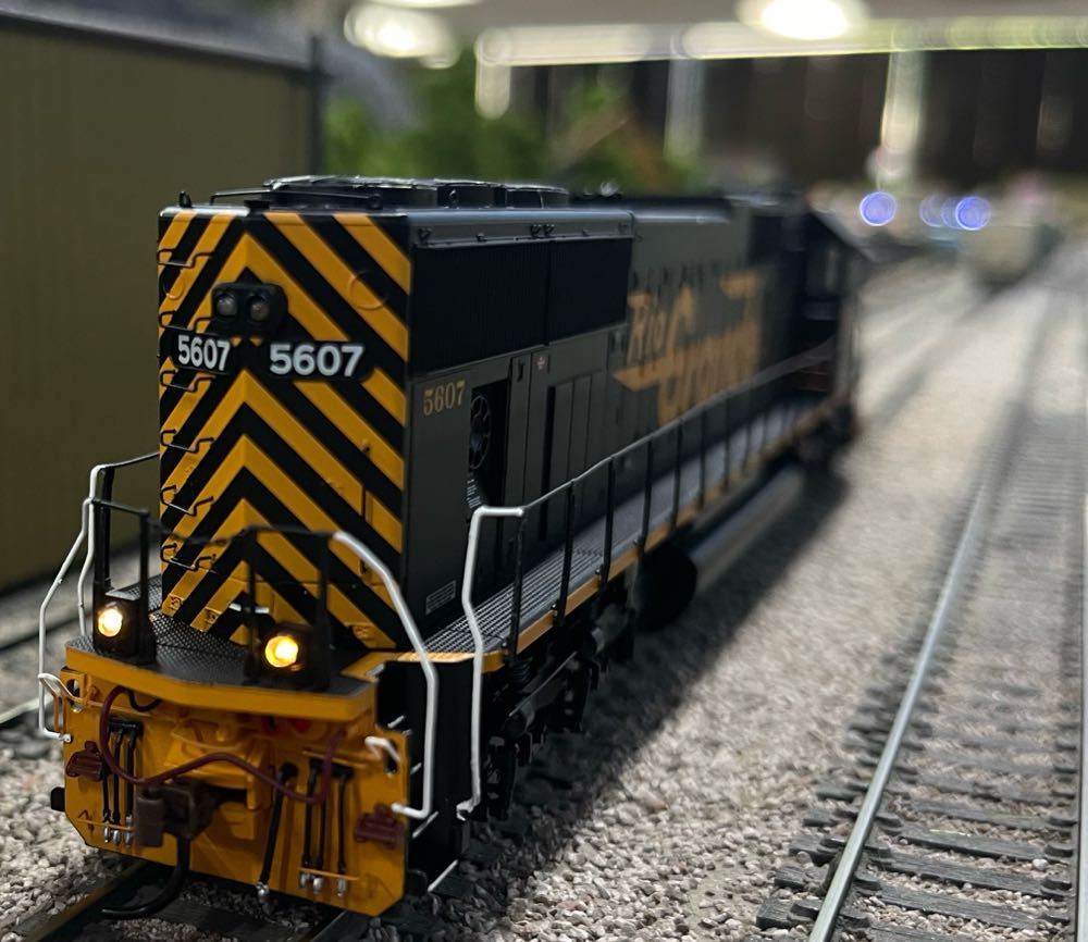 SD70 (5607)  model trains collectible - Main Image 4