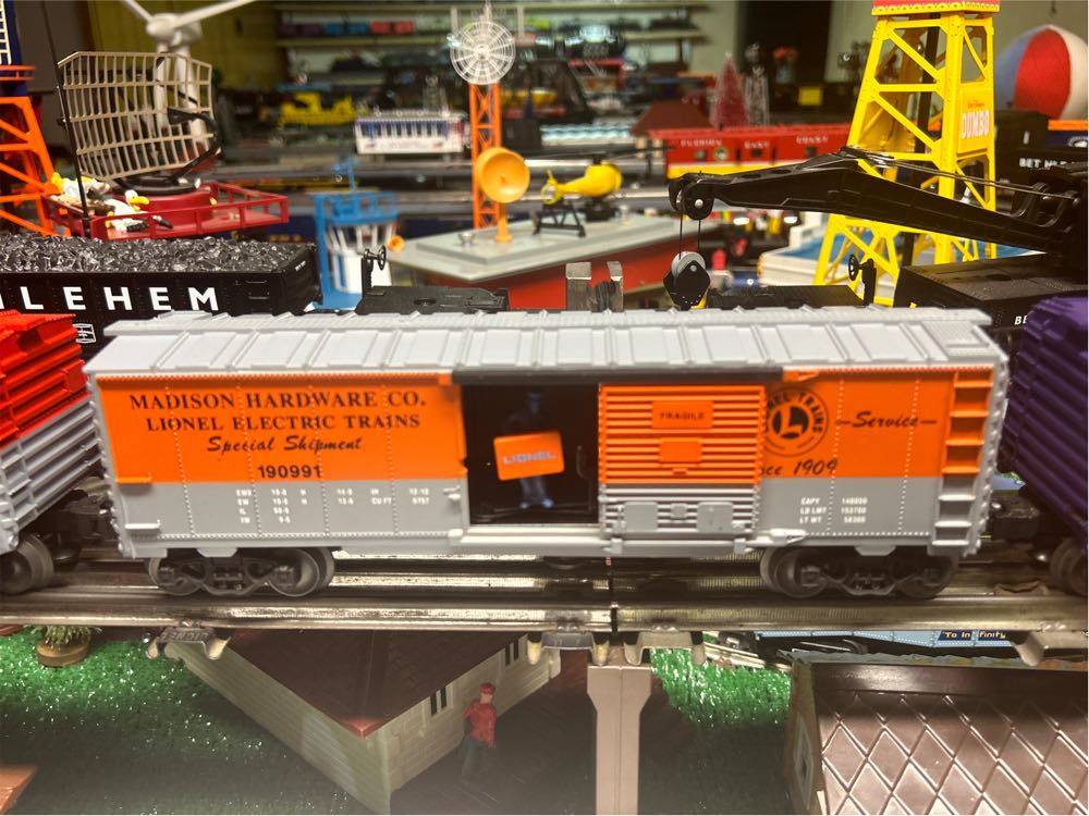 Madison Hardware Operating Boxcar - Lionel model trains collectible - Main Image 2
