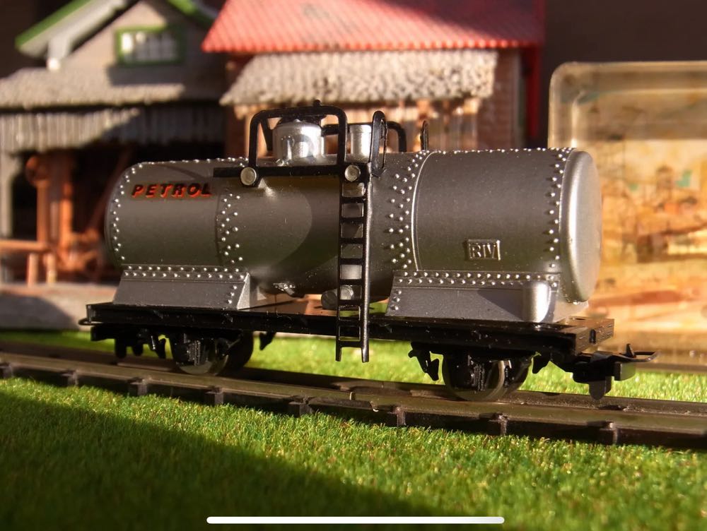 Norfolk & Western “The Powhatan Arrow” 18” 4-Pack