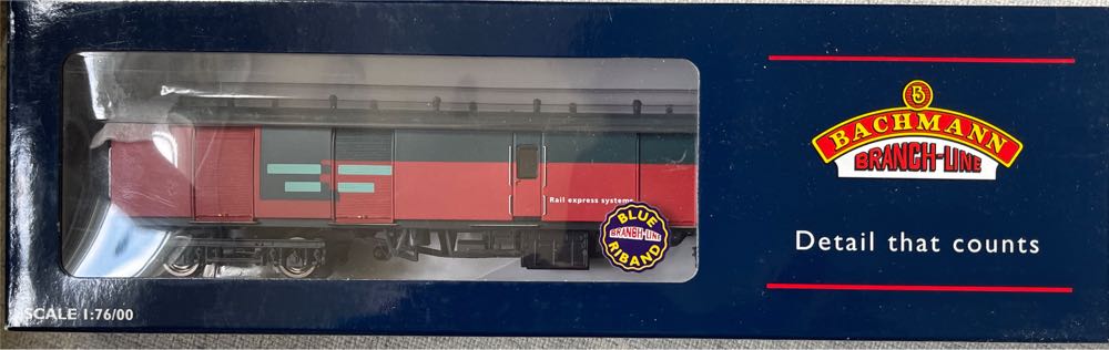 Bachmann 39 200a Oo Gauge Br Res Super Bg  model trains collectible [Barcode 803393392000] - Main Image 2