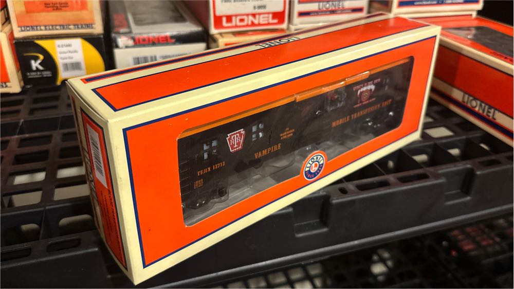 Lionel Blood Transfusion Bunk Car 6 19589 - LIONEL model trains collectible [Barcode 023922195890] - Main Image 3