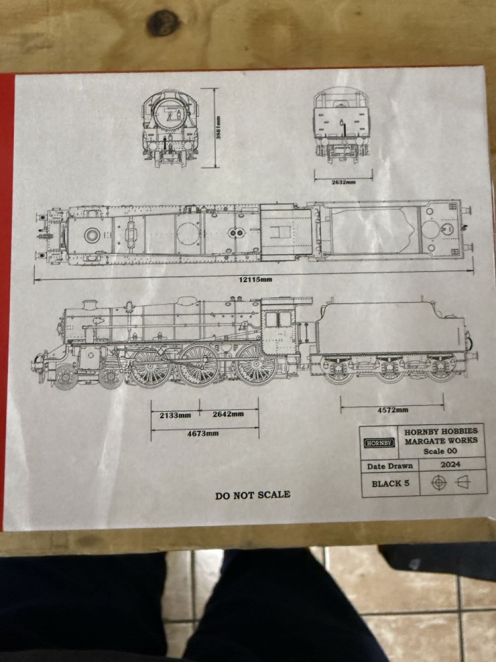 44726. Stanier 5MT ’Black 5’ 4-6-0 - Hornby model trains collectible - Main Image 3