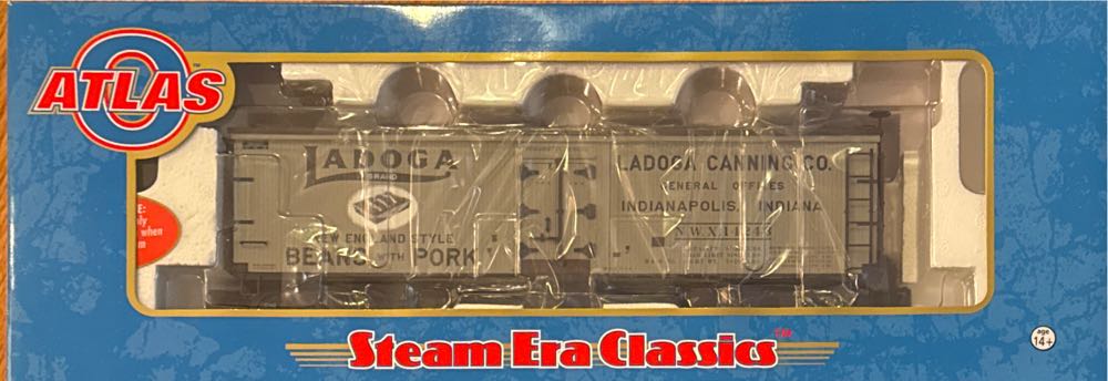 Walthers Inc. Modern Short Arm Wall Mount Light