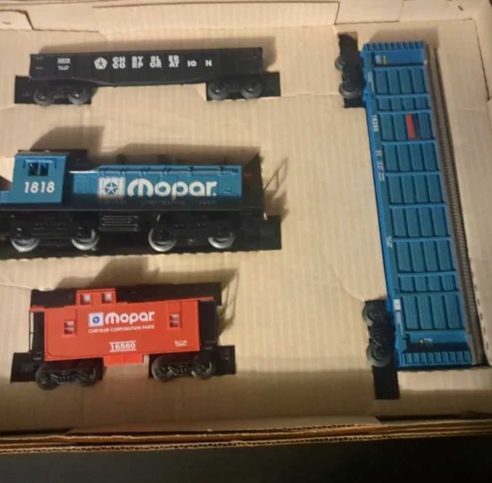 (SOLD) Lionel O Gauge Mopar Trainset  model trains collectible - Main Image 3