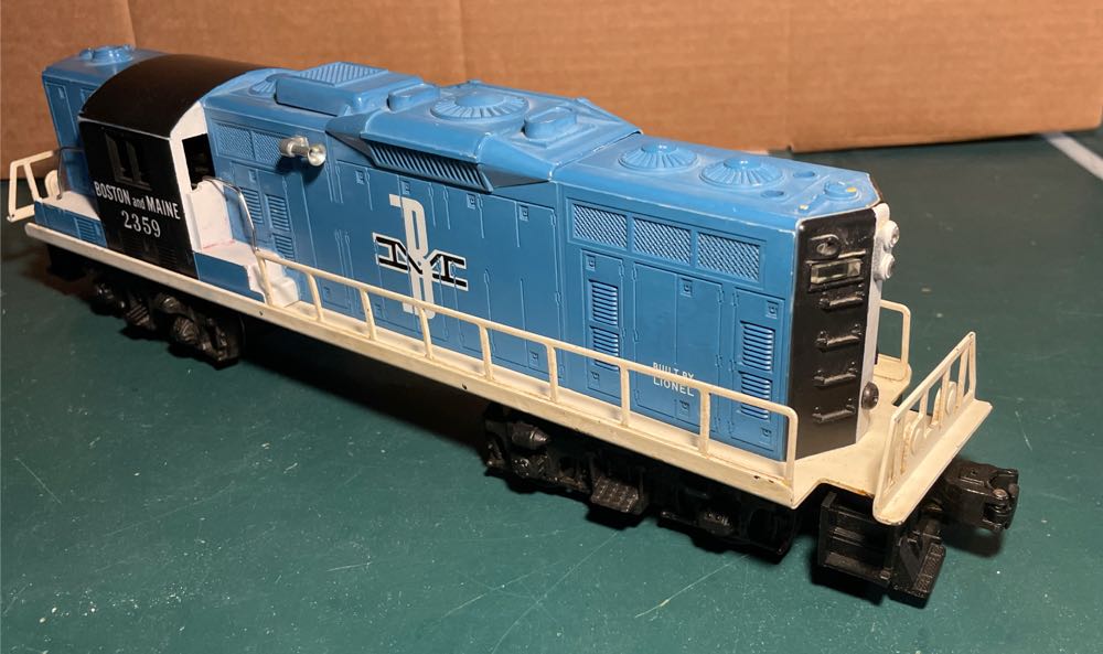 Lionel 2359 Boston And Maine GP9  model trains collectible - Main Image 2