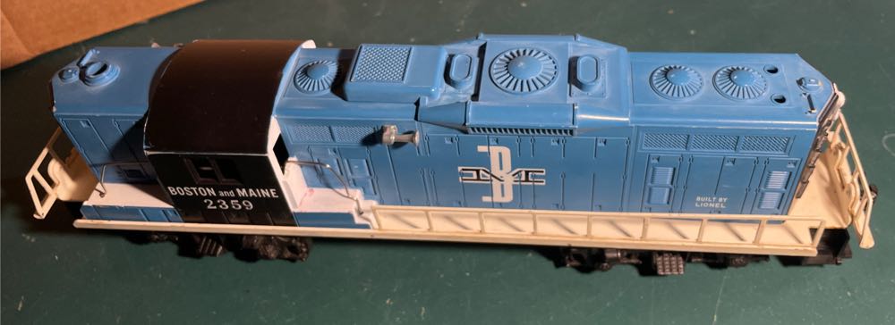 Lionel 2359 Boston And Maine GP9  model trains collectible - Main Image 3