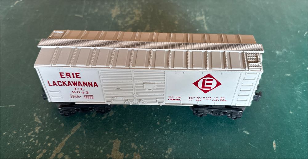Lionel 9034 Erie Lackawanna Boxcar  model trains collectible - Main Image 3