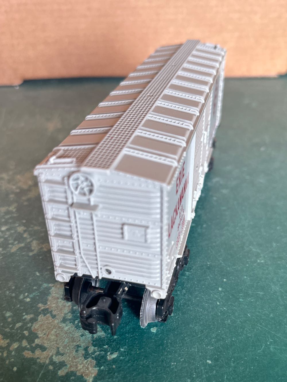 Lionel 9034 Erie Lackawanna Boxcar  model trains collectible - Main Image 4