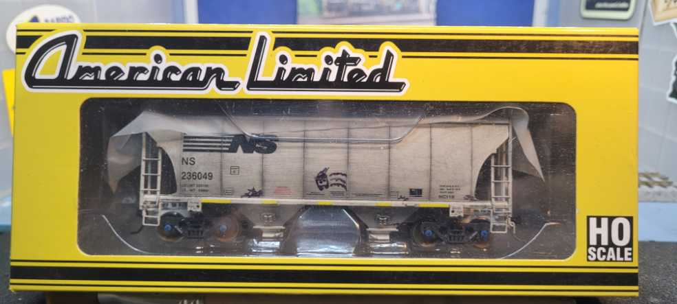 Graham Farish Mk 1 FO First Open Coach BR Green (SR) 374-817