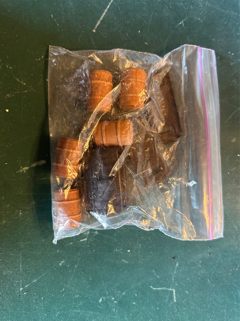 Operating coal loader accessory - Lionel model trains collectible - Main Image 3