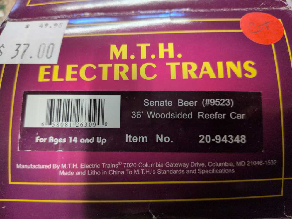 Senate Beer #9523 36’ Woodsided Reefer Car  - MTH (M.T.H. Electric Trains) model trains collectible [Barcode 658081263090] - Main Image 3