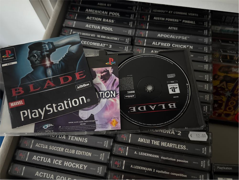 Blade - Sony PlayStation (Activision) video game collectible [Barcode 5030917012242] - Main Image 2