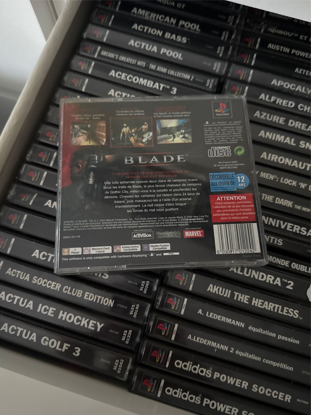 Blade - Sony PlayStation (Activision) video game collectible [Barcode 5030917012242] - Main Image 3