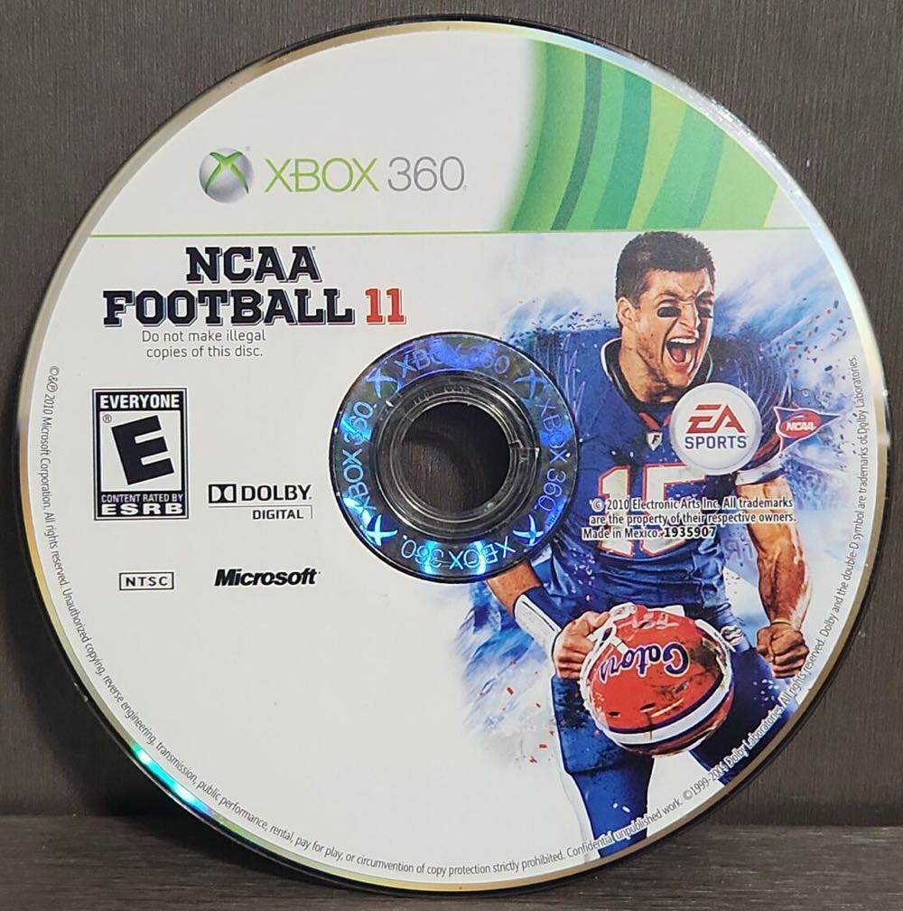 NCAA Football 11 - Microsoft Xbox 360 (Electronic Arts/EA Games - 4) video game collectible [Barcode 014633193596] - Main Image 3