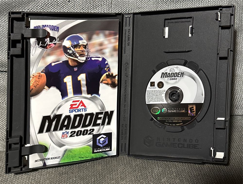 Madden NFL 2002 - Nintendo GameCube (Ea Sports - 4) video game collectible [Barcode 014633143379] - Main Image 3
