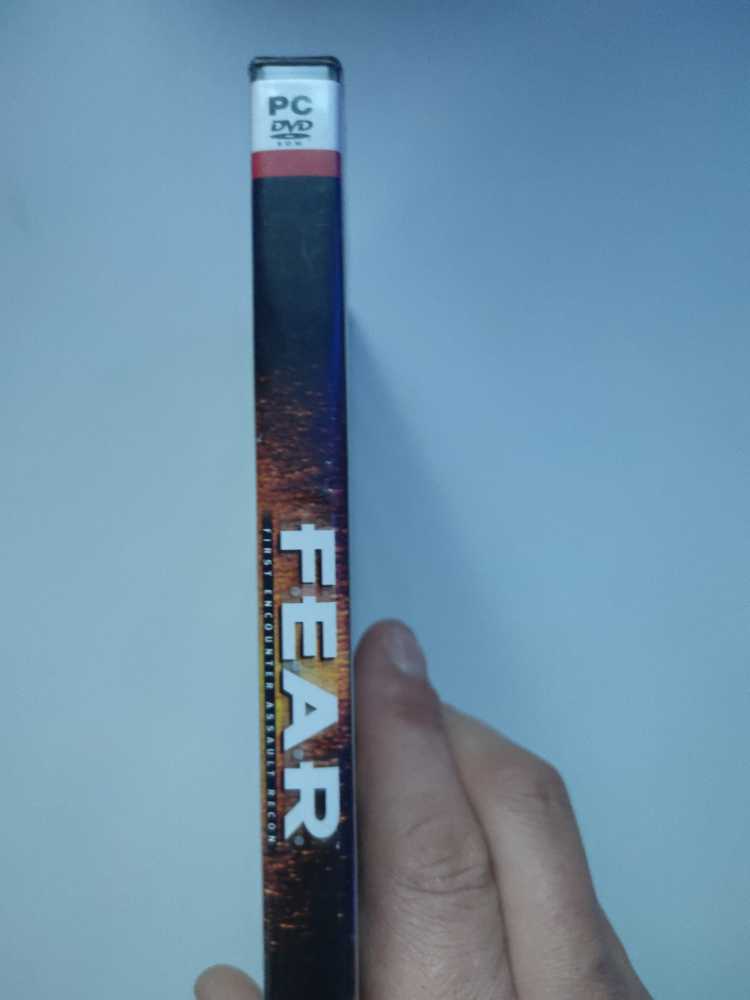 F.E.A.R. - PC (Sierra) video game collectible [Barcode 3348542195851] - Main Image 3