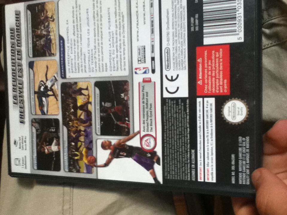 Nba Live 2004 - Nintendo GameCube (4) video game collectible [Barcode 5030931035616] - Main Image 2