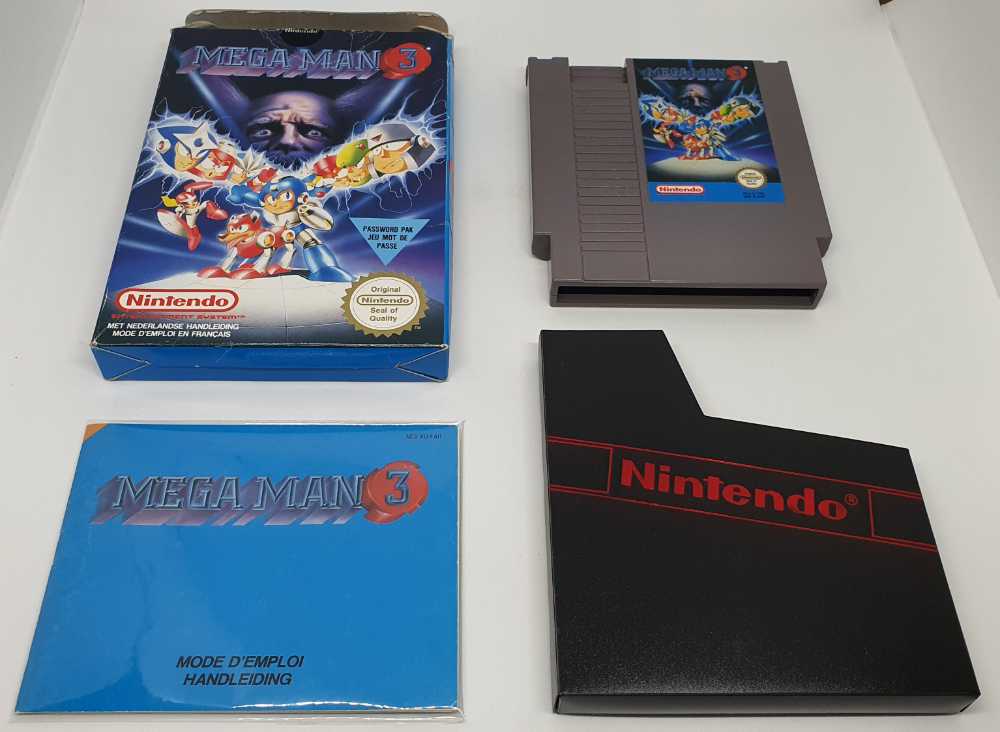 Mega Man 3 - Nintendo Entertainment System (NES) (Capcom - 1) video game collectible [Barcode 045496430405] - Main Image 3
