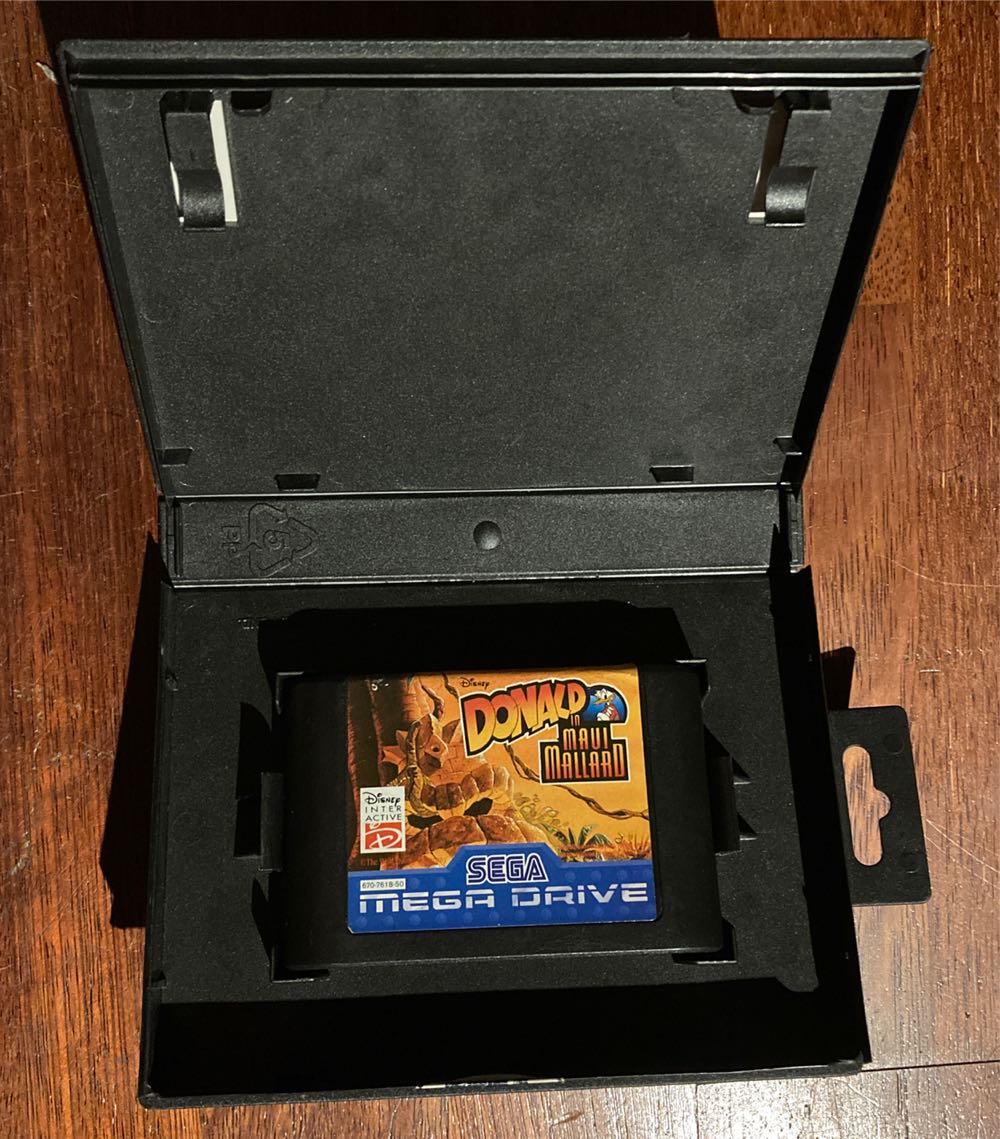 Disney’s Donald Duck In Maui Mallard - Sega Mega Drive (Sega - 1) video game collectible [Barcode 4974365611927] - Main Image 4