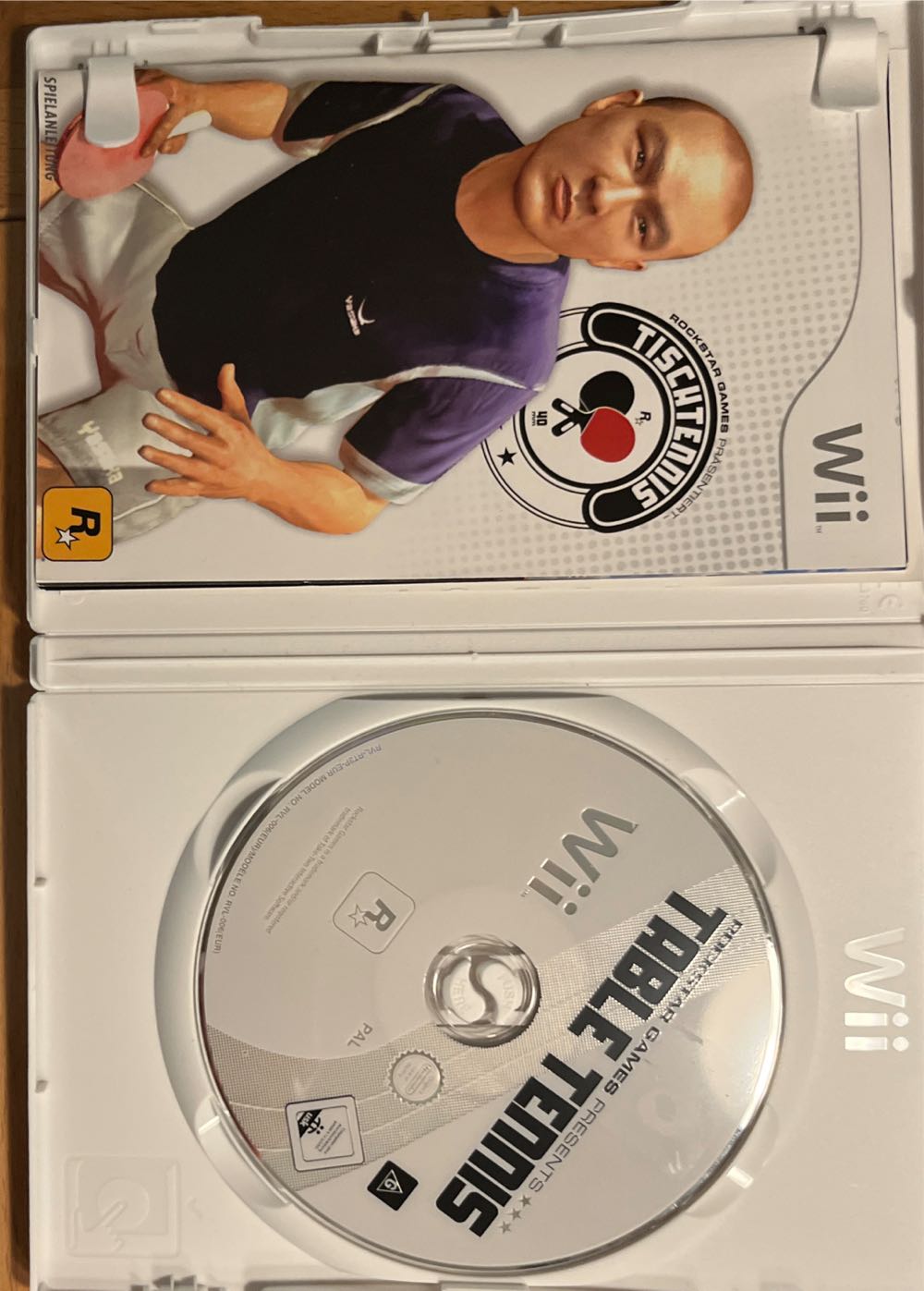 Table Tennis - Nintendo Wii (Rockstar Games - 1-2) video game collectible [Barcode 5026555041874] - Main Image 2
