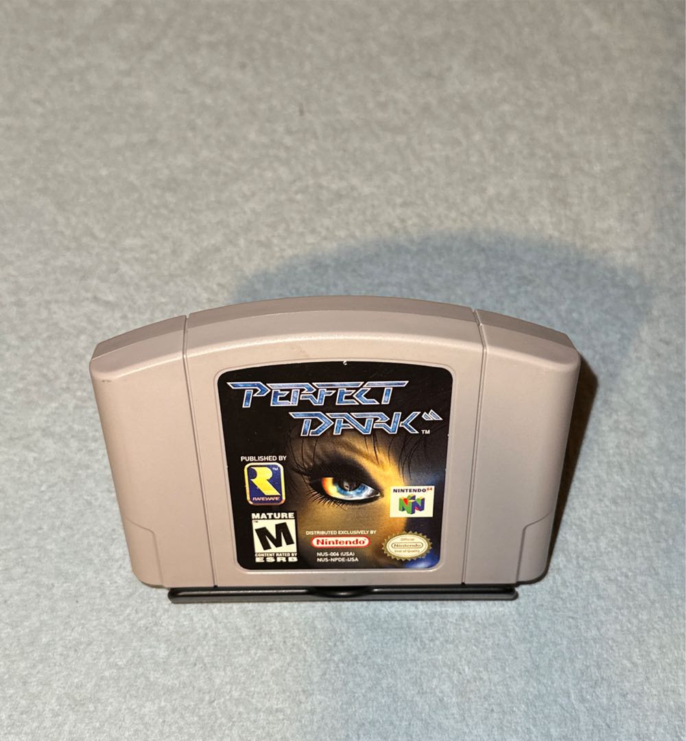 Perfect Dark - Nintendo 64 (N64) video game collectible - Main Image 3