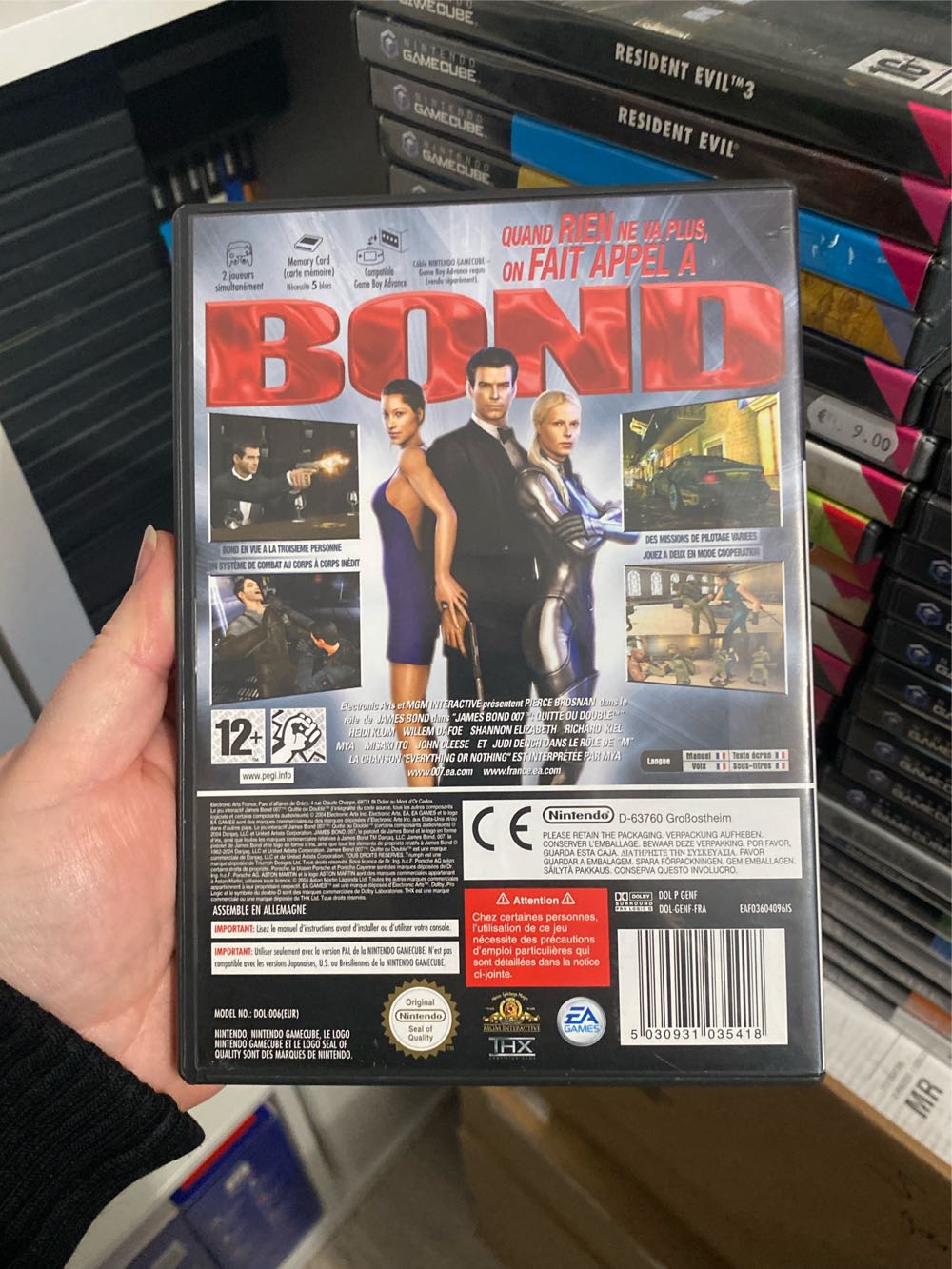 James Bond 007 : Quitte Ou Double - Nintendo GameCube (EA Games - 2) video game collectible [Barcode 5030931035418] - Main Image 2