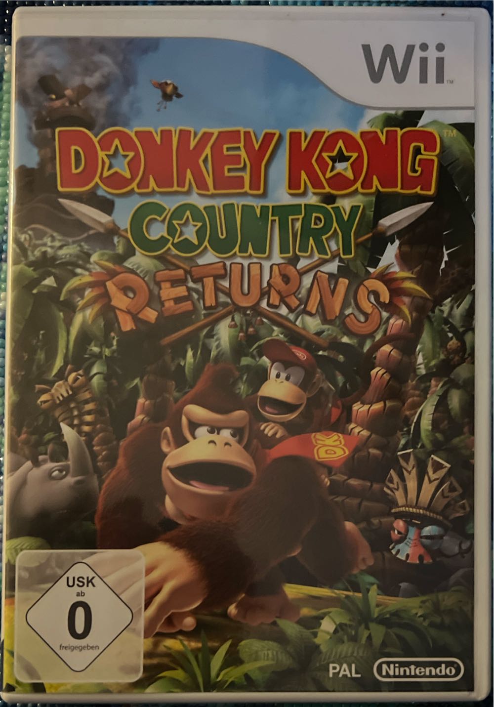Donkey Kong Country Returns - Nintendo Wii (Nintendo - 2) video game collectible [Barcode 045496369439] - Main Image 3