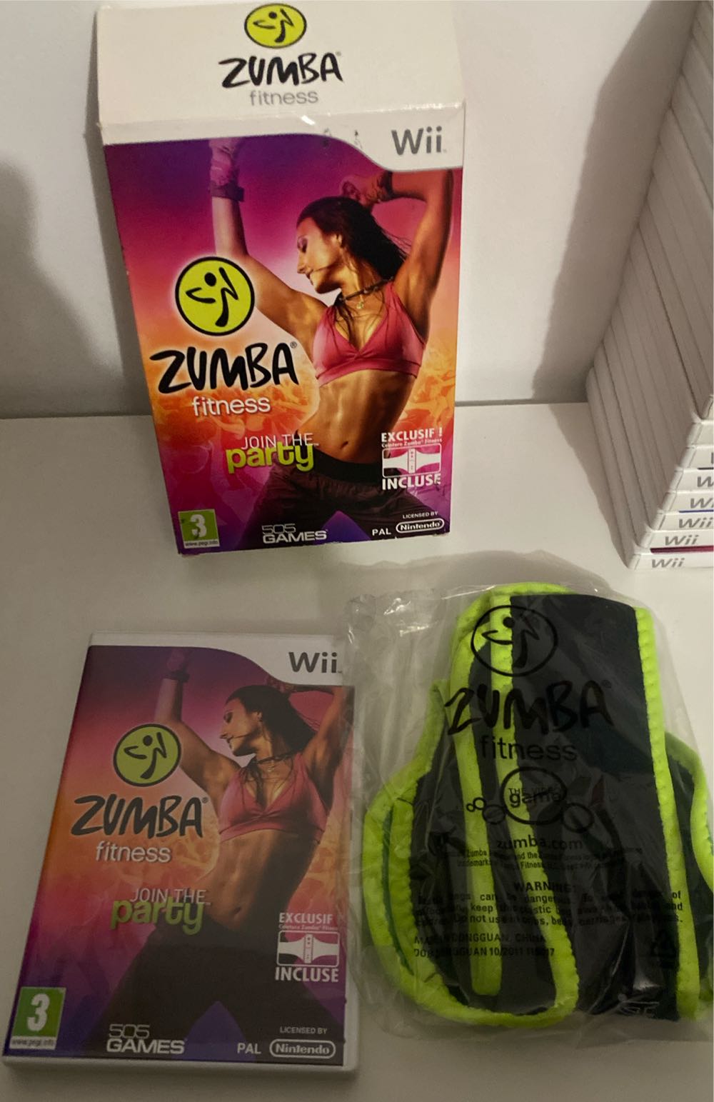 Zumba Fitness Join The Party (coffret) - Nintendo Wii (2) video game collectible [Barcode 8023171024790] - Main Image 3