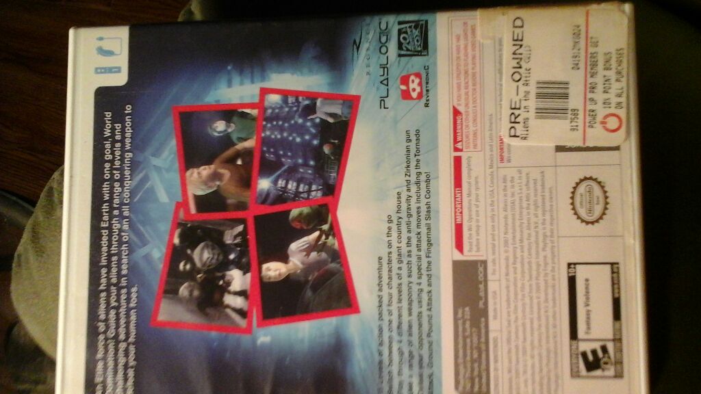 Aliens In The Attic - Nintendo Wii video game collectible - Main Image 2