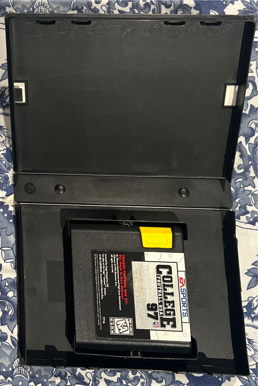 College Football USA 97 - Sega Genesis (Mega Drive) (Ea Sports) video game collectible [Barcode 014633077162] - Main Image 3