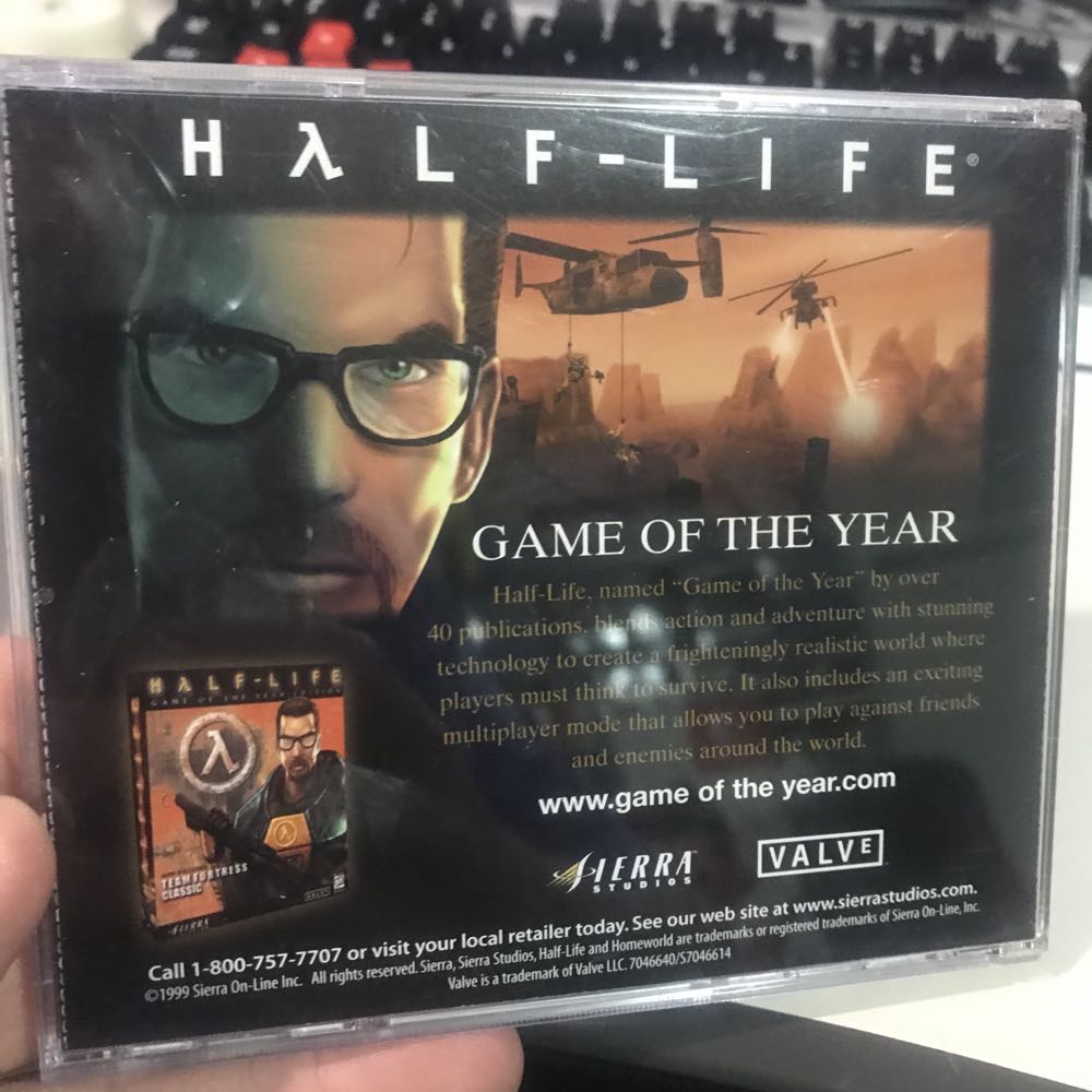 Homeworld - PC (Sierra Entertainment - 1) video game collectible [Barcode 3348542044609] - Main Image 2