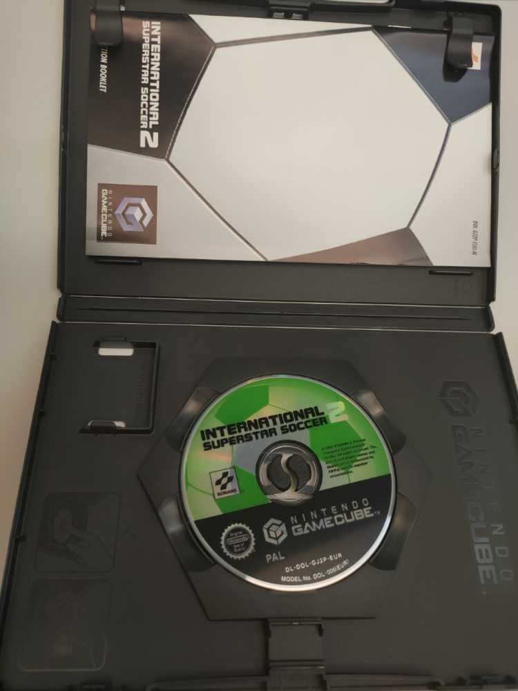 International Superstar Soccer 2 - Nintendo GameCube (Konami - 1-4) video game collectible [Barcode 4012927090091] - Main Image 3