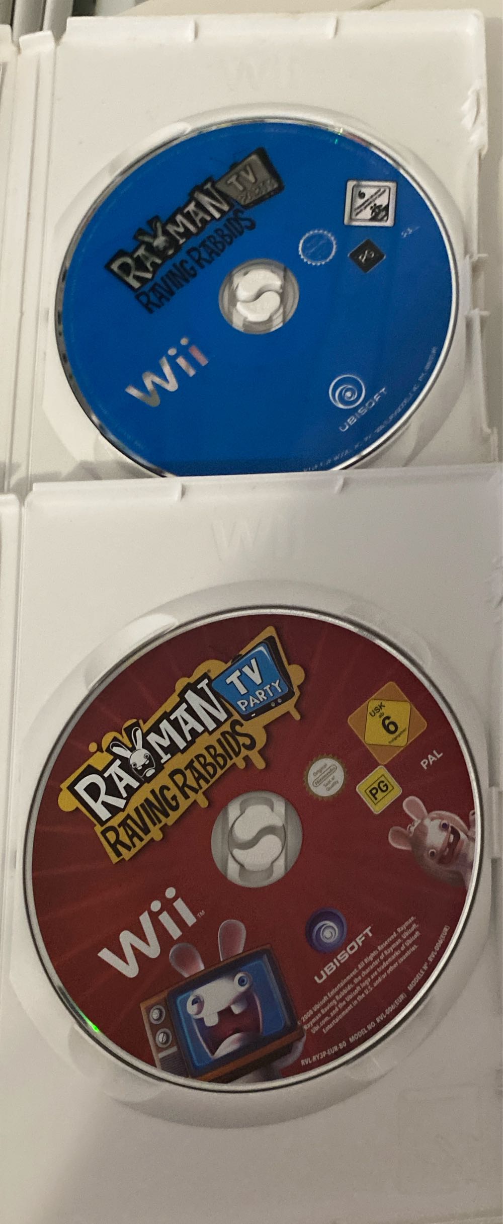 Rayman Prod Présente The Lapins Cretins Show - Nintendo Wii (Ubisoft - 1-4) video game collectible [Barcode 3307211503465] - Main Image 3